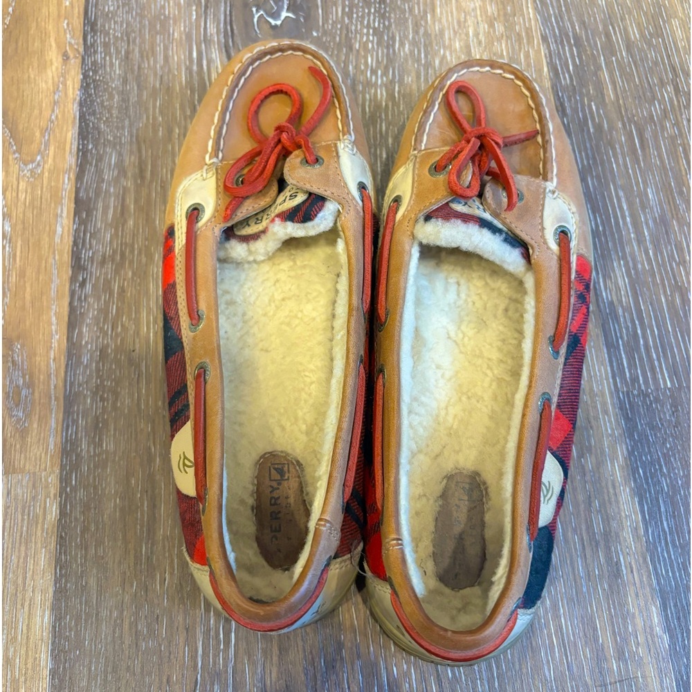 Slightly used sperry top sliders
